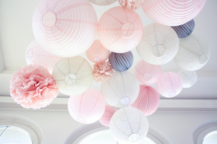 Mariage romantique : Idées de décoration en rose avec des lanternes