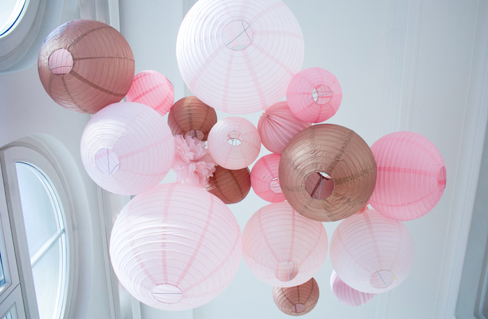 Mariage romantique : Idées de décoration en rose avec des lanternes